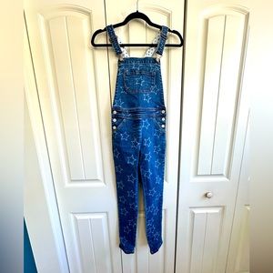 Super cute mini Boden denim overalls w/ star pattern - girls sz 9-10 - worn 1x